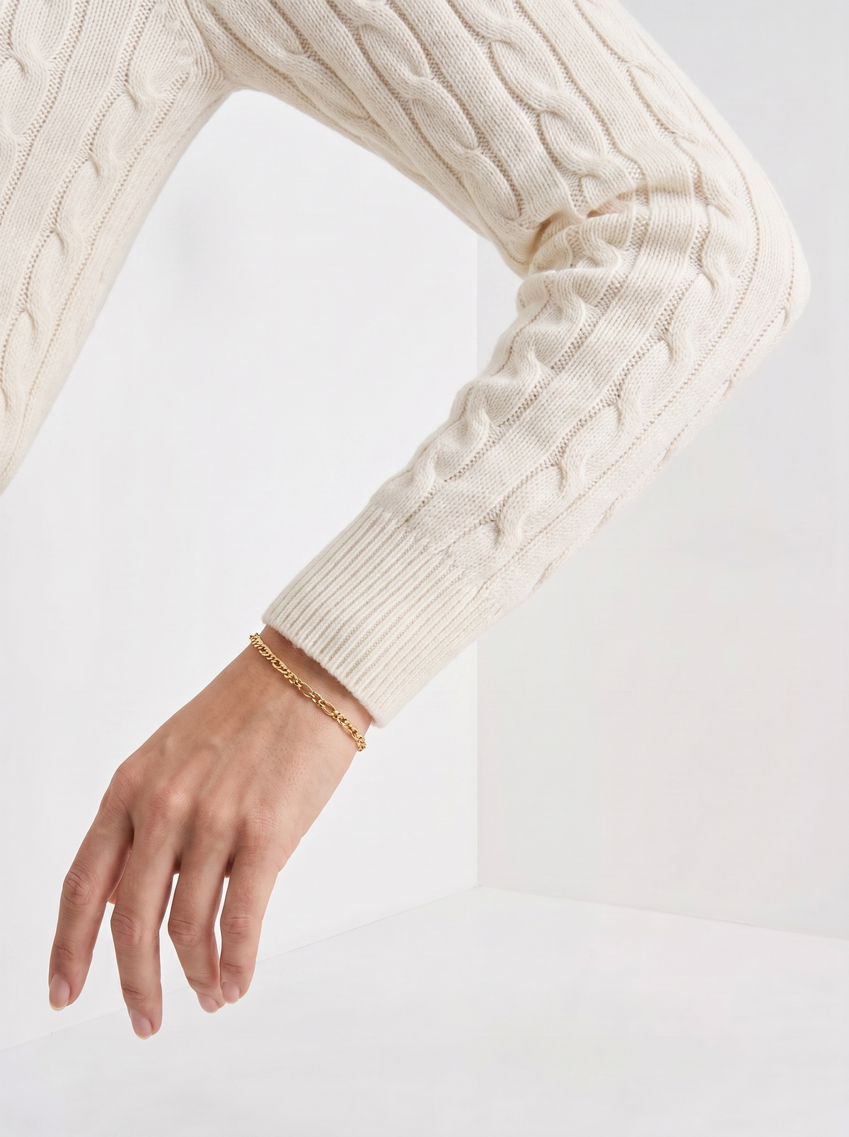 Women's Classic Cable Knit Jumper